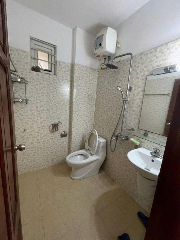 Cho thuê nhà ngõ 132 Cầu Giấy 30m x 5T (3 ngủ) cho Ở NHÓM giá 11.5tr
