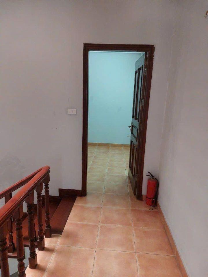 Cho thuê nhà ngõ 105 Nguyễn Chí Thanh, Đống Đa 55m x 4T(4 ngủ) giá 15 triệu