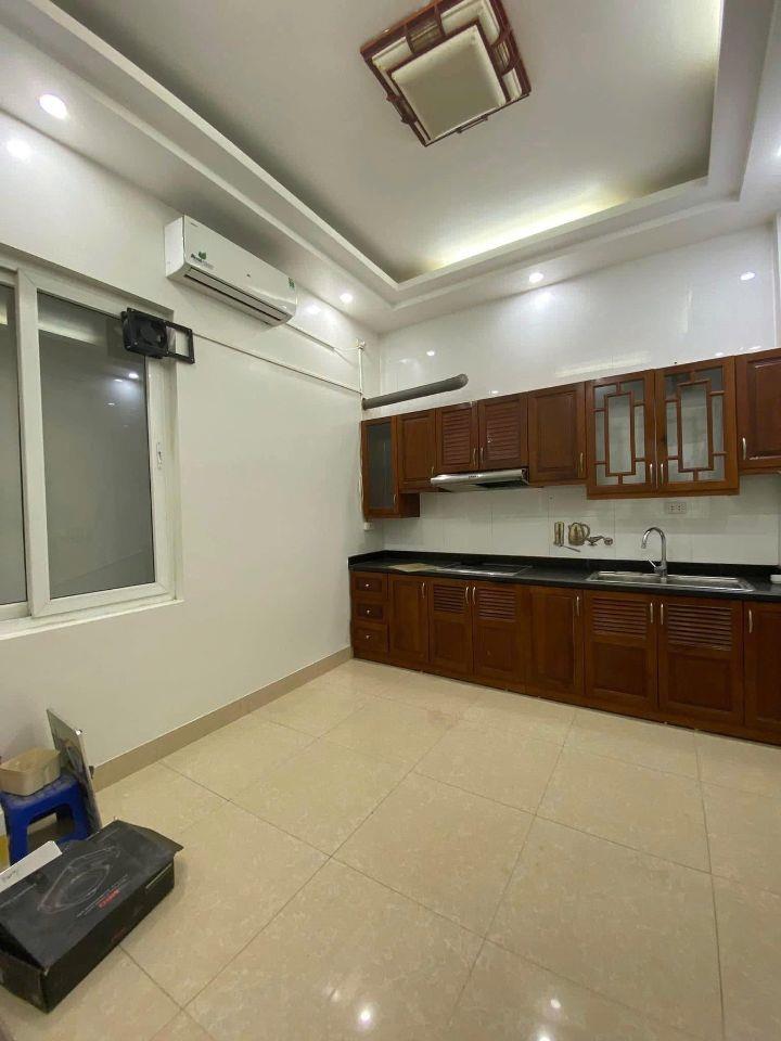 Cho thuê nhà Hàm Nghi, Nam Từ Liêm 40m x 5T giá 25 triệu, 20M RA MẶT PHỐ