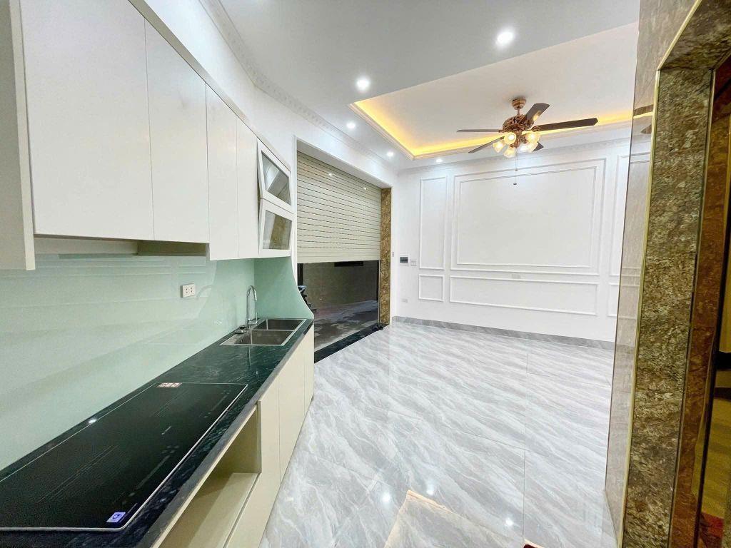 Nhà Pháo Đài Láng, Đống Đa 36m x 6T(4ngủ kk) THANG MÁY, FULL ĐỒ, Ở NHÓM