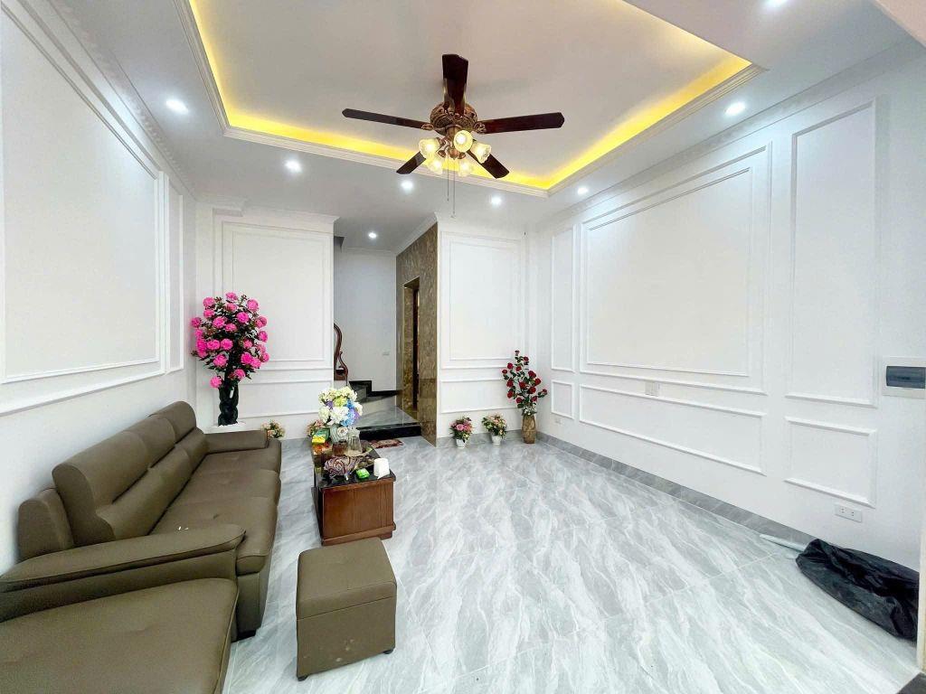 Nhà Pháo Đài Láng, Đống Đa 36m x 6T(4ngủ kk) THANG MÁY, FULL ĐỒ, Ở NHÓM