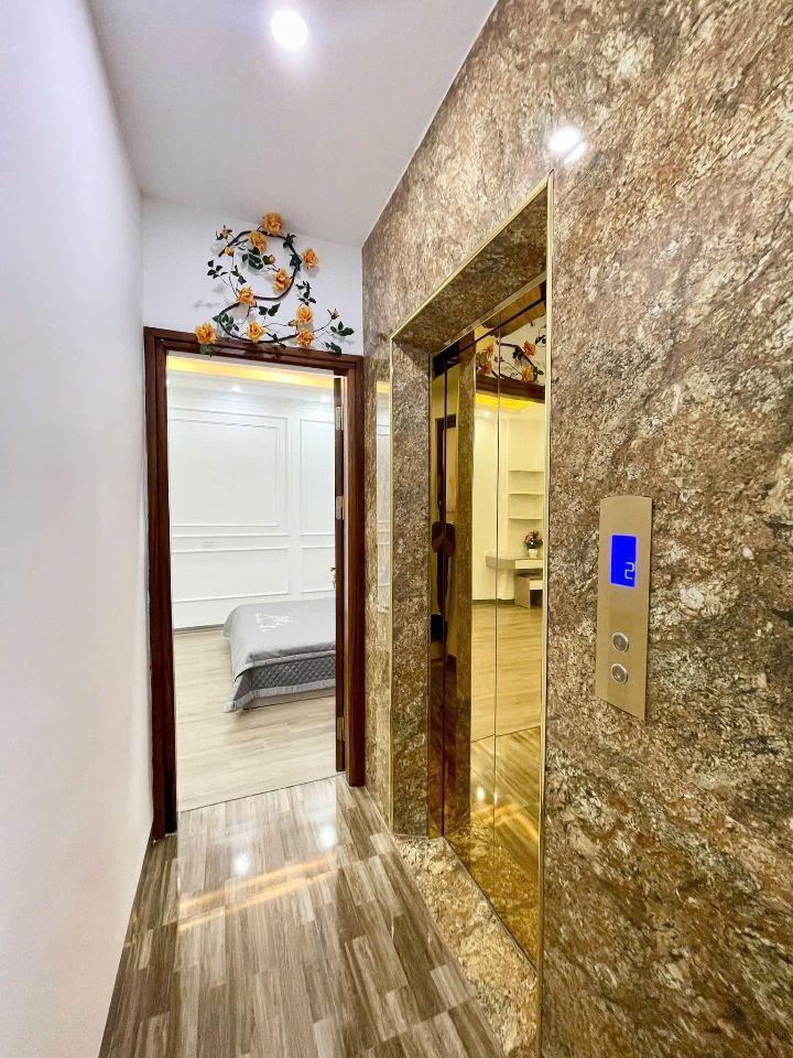 Nhà Pháo Đài Láng, Đống Đa 36m x 6T(4ngủ kk) THANG MÁY, FULL ĐỒ, Ở NHÓM
