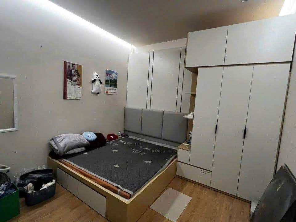 Nhà Lương Định Của,  Kim Liên, Đống Đa 50m x 3T (4 ngủ) full đồ, có sân để xe