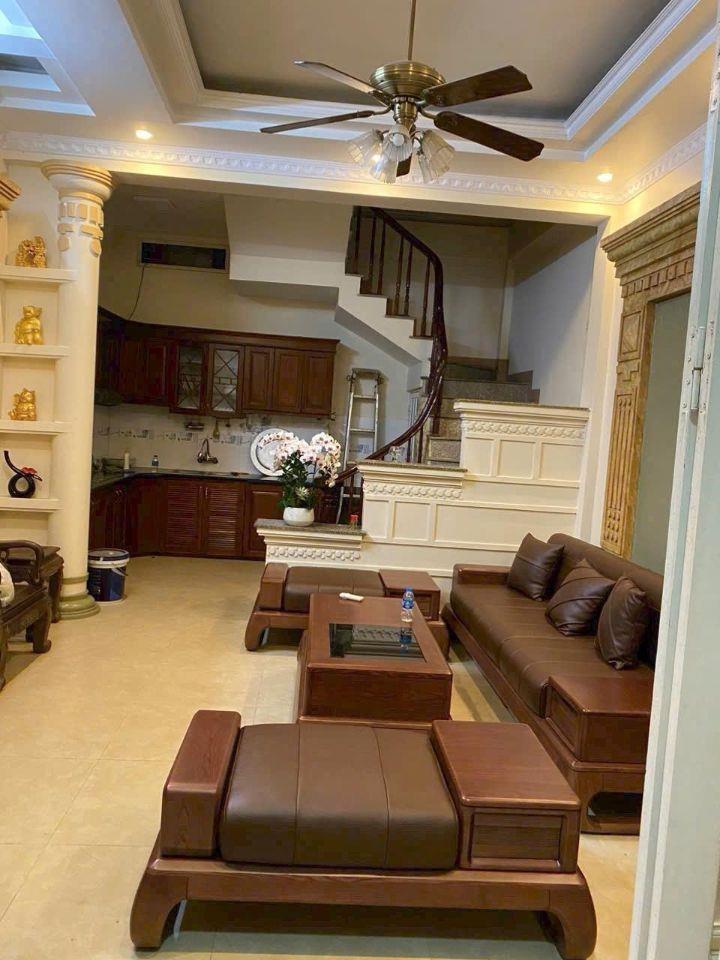 Cho thuê nhà ngõ 225 Quan Hoa, Cầu Giấy 38m x 5T SẠCH ĐẸP, Ở NHÓM giá 15 triệu