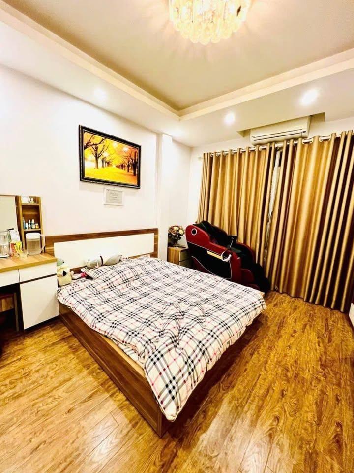 Cho thuê nhà ngõ 225 Quan Hoa, Cầu Giấy 38m x 5T SẠCH ĐẸP, Ở NHÓM giá 15 triệu