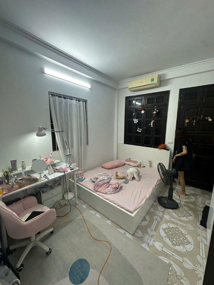 Cho thuê nhà ngõ 162 Khương Đình, Thanh Xuân 40m x 4T (4 ngủ) giá 13.5tr Ở NHÓM