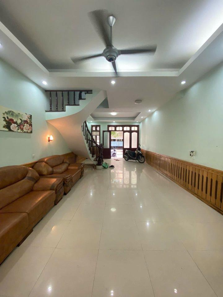 Cho thuê nhà ngõ 61 Lạc Trung, Hai Bà Trưng 65m x 4T ô tô tránh, KD_20 triệu
