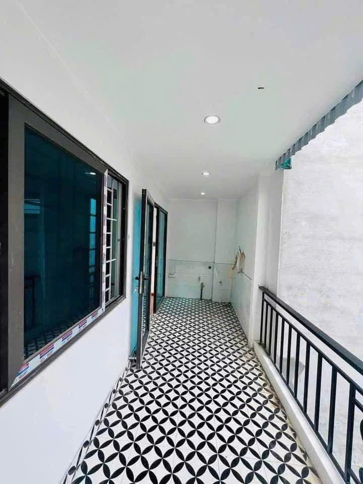 Nhà ngõ sạch sẽ 178 Ngõ Chợ Khâm Thiên, Đống Đa 32m x 5T, sân để xe giá, Ở NHÓM