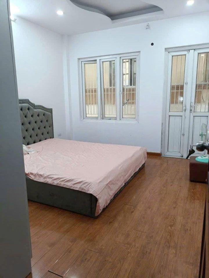 Nhà sạch đẹp, Full Đồ ngõ 639 Hoàng Hoa Thám, Ba Đình 40m x 5T (3 ngủ) giá 13.5 triệu