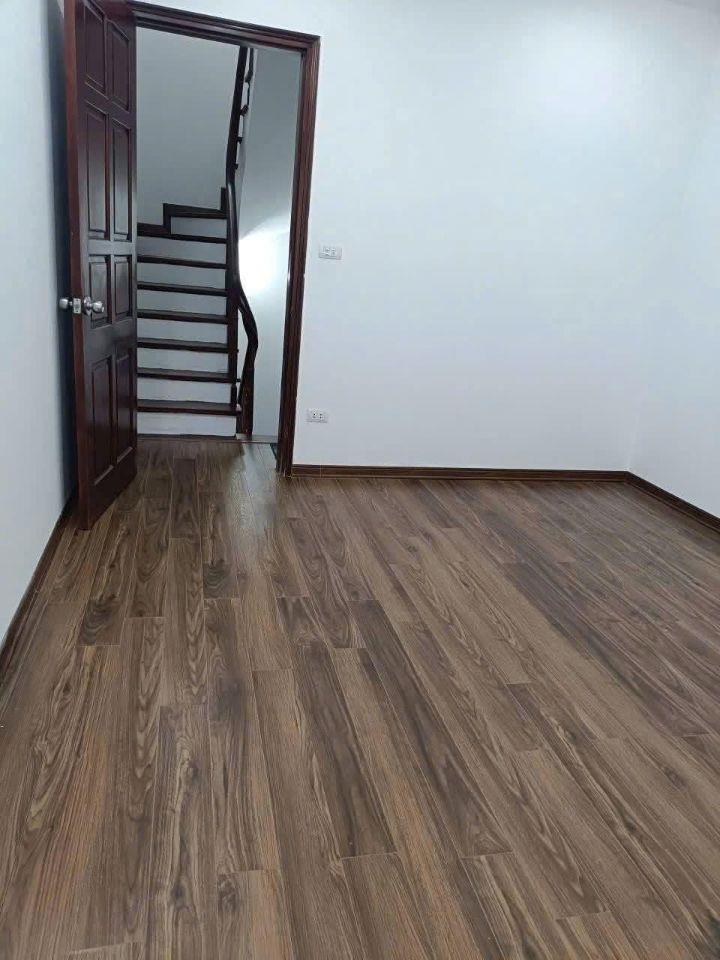 Nhà sạch đẹp, Full Đồ ngõ 639 Hoàng Hoa Thám, Ba Đình 40m x 5T (3 ngủ) giá 13.5 triệu