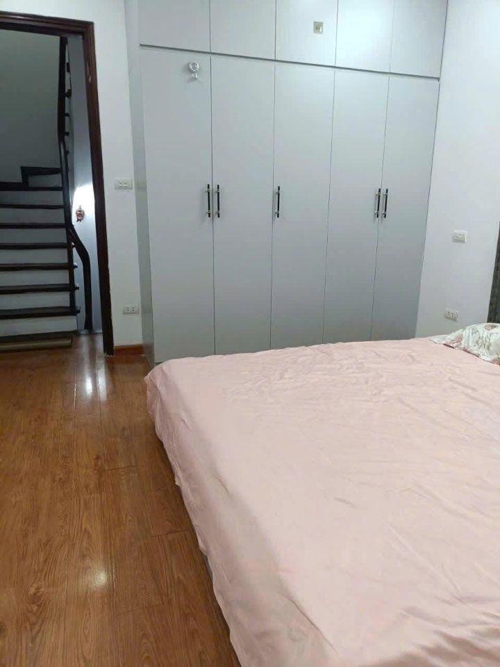 Nhà sạch đẹp, Full Đồ ngõ 639 Hoàng Hoa Thám, Ba Đình 40m x 5T (3 ngủ) giá 13.5 triệu