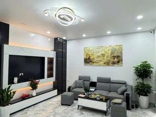 Nhà đẹp, gần phố, THANG MÁY ngõ 384 Nguyễn Khoái, Hai Bà Trưng 45m x 5T giá 15.5 triệu