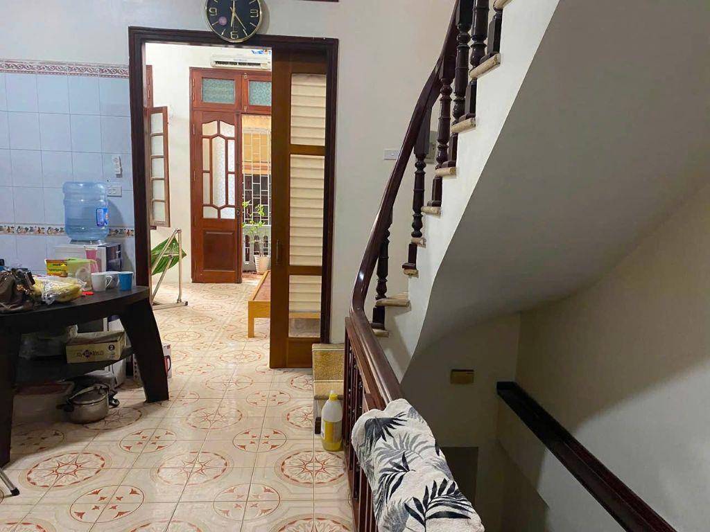 Cho thuê nhà ngõ 429 Thụy Khuê, Tây Hồ 70m x 4T giá 16 triệu CHO Ở NHÓM