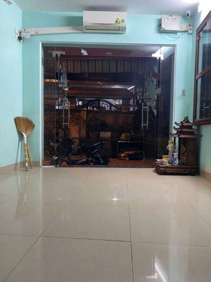 Cho thuê nhà ngõ 1194 đường Láng, Đống Đa 30m x 5T Ô TÔ ĐỖ CỬA NGÀY ĐÊM giá 15tr