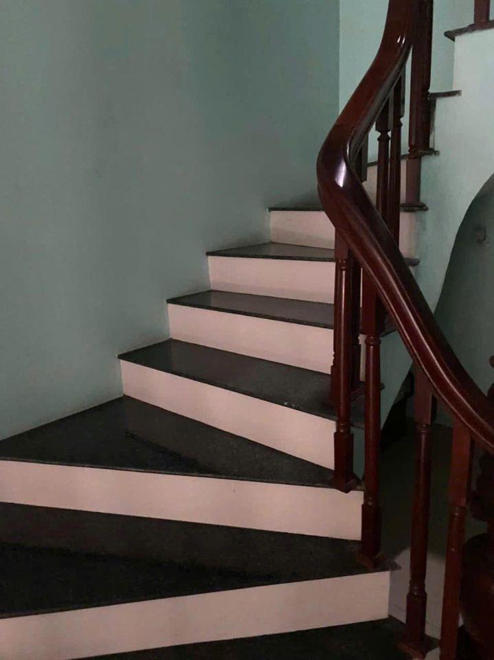 Cho thuê nhà ngõ 1194 đường Láng, Đống Đa 30m x 5T Ô TÔ ĐỖ CỬA NGÀY ĐÊM giá 15tr