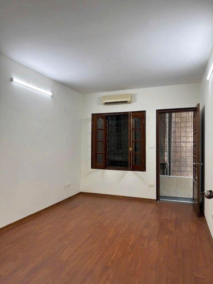 Cho thuê nhà MP 8/3 Hai Bà Trưng 68m x 4T + SÂN 31M giá 25 triệu