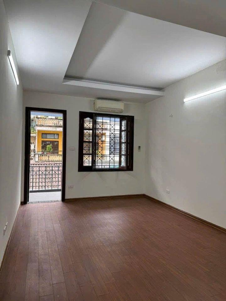Cho thuê nhà MP 8/3 Hai Bà Trưng 68m x 4T + SÂN 31M giá 25 triệu