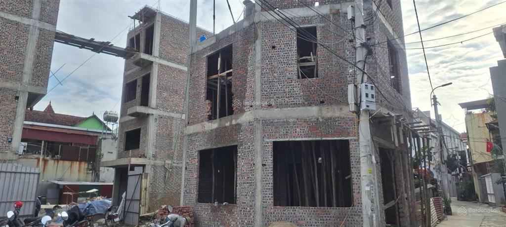 4 tỷ hơn / nhà 52m2, mt 4m, đường 5m, 4 tầng, có gara, sổ đỏ sang tên ngay quang minh, mê linh, hn