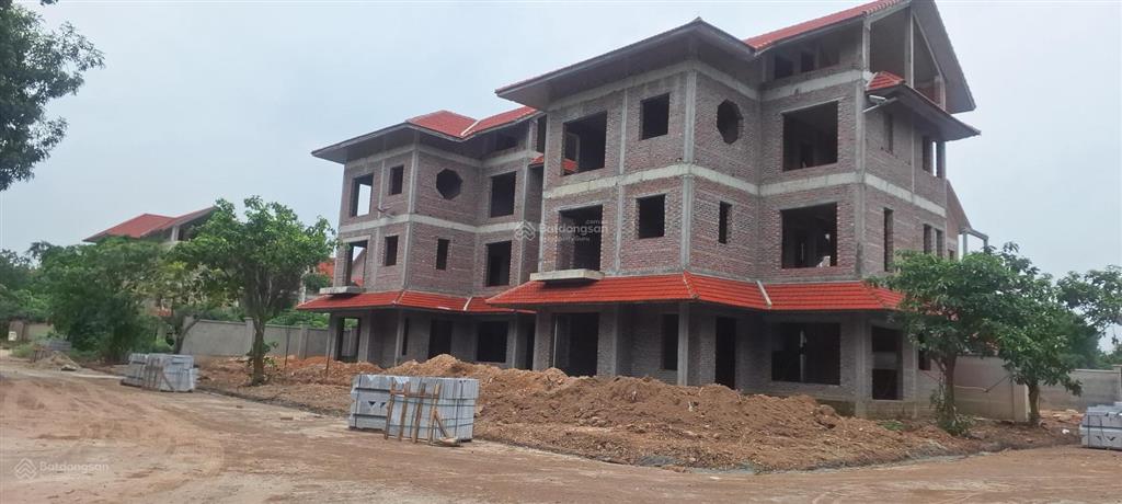 45 tr/m2, biệt thự quang minh, mê linh, 350m2, mặt tiền 16m, view cv, đường to, sổ đỏ