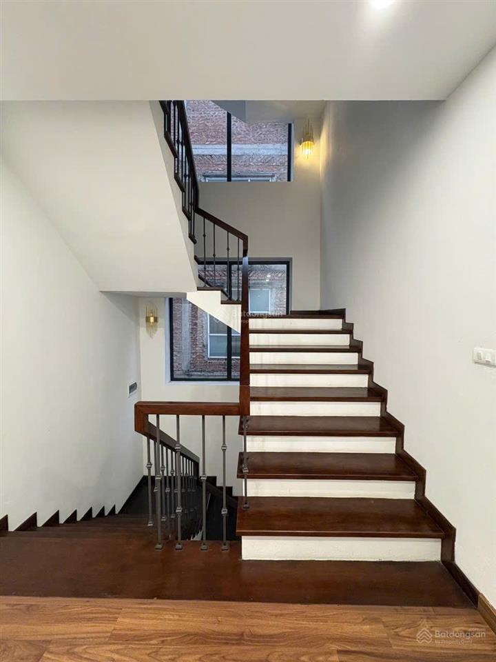 Cho thuê biệt thự quang minh, ml, hn, 365 m2, 4 ngủ, 5wc, giá 20 tr/th 0379 778 ***