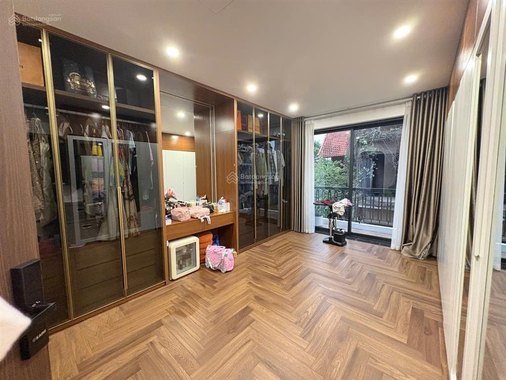 Cho thuê biệt thự quang minh, ml, hn, 365 m2, 4 ngủ, 5wc, giá 20 tr/th 0379 778 ***