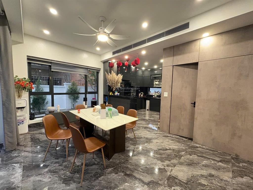 Cho thuê biệt thự quang minh, ml, hn, 365 m2, 4 ngủ, 5wc, giá 20 tr/th 0379 778 ***