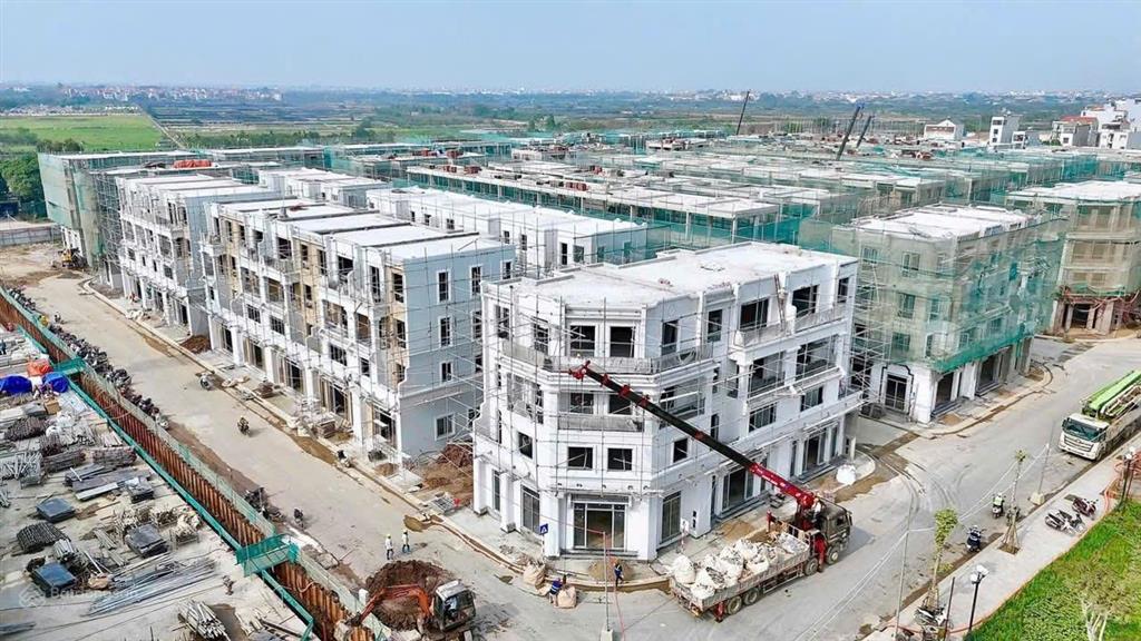 Căn góc shophouse sổ đỏ lâu dài đối diện vincom