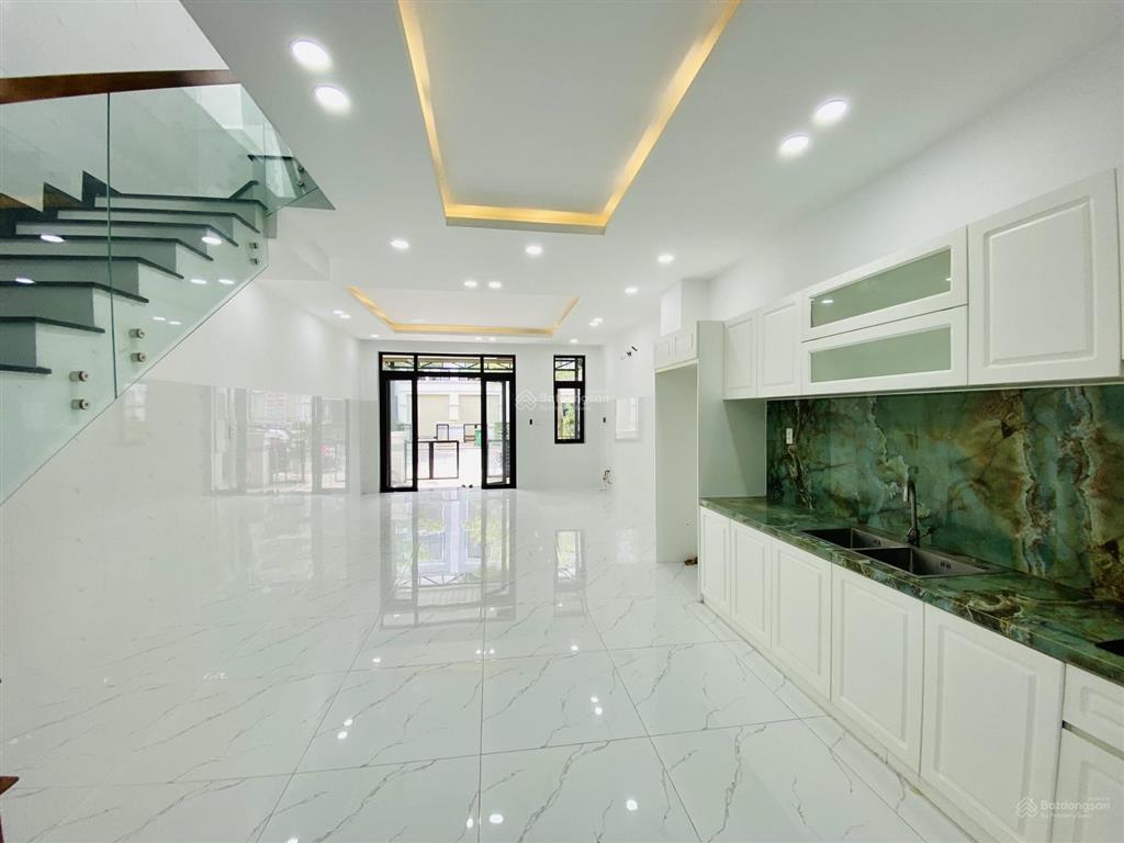 Nhà mới hoàn thiện cho thuê giá 8tr/tháng