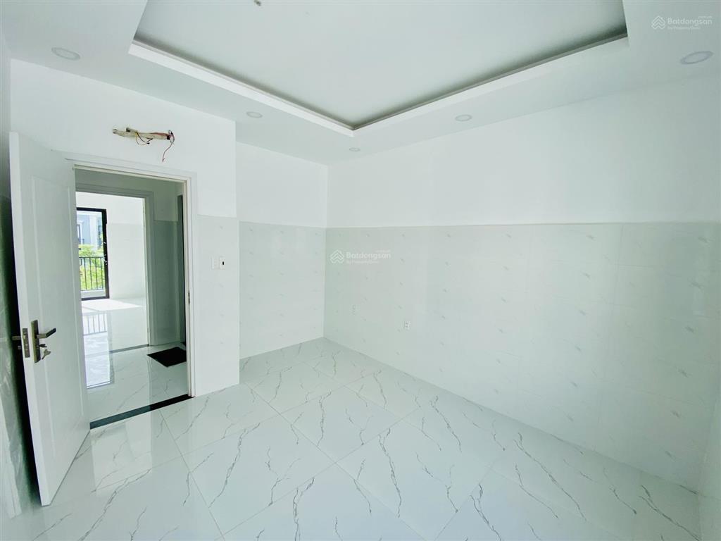 Nhà mới hoàn thiện cho thuê giá 8tr/tháng