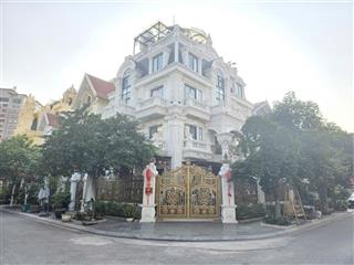Bán biệt thự bán đảo linh đàm mặt hồ 260m 5 tầng thang máy mt 22m chủ quan chức bán kín giá 86 tỷ .