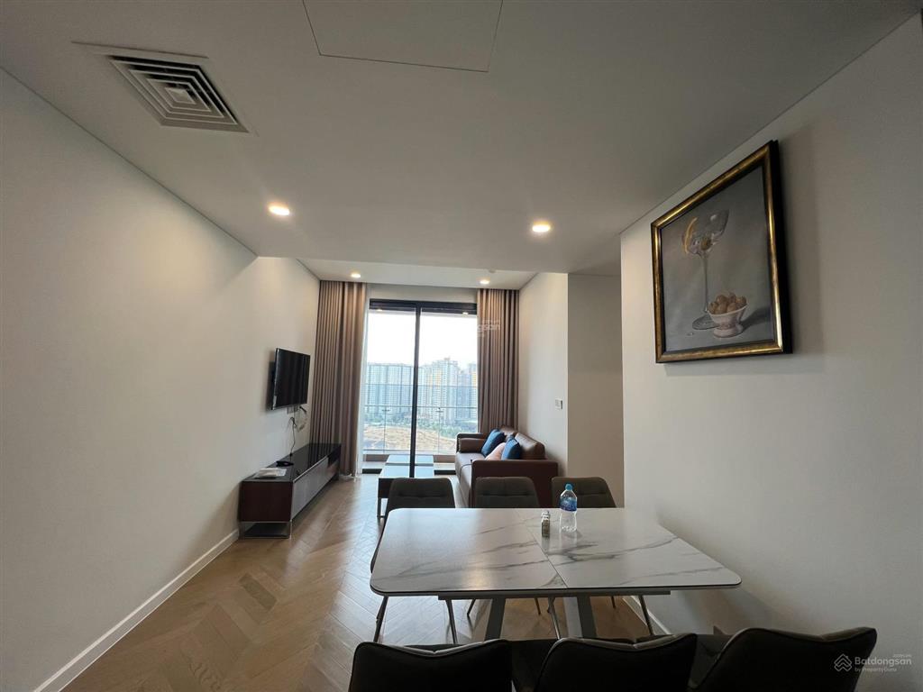 Bán căn góc 77m2 gồm 2 phòng ngủ  full nội thất tại lumiere riverside