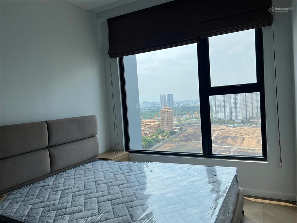 Bán căn góc 77m2 gồm 2 phòng ngủ  full nội thất tại lumiere riverside