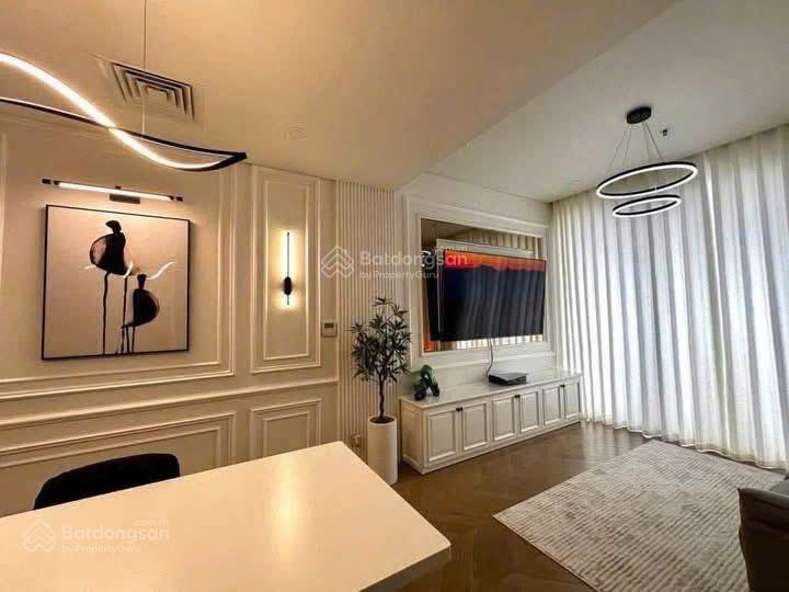 Cho thuê căn hộ 3 phòng ngủ, đầy đủ nội thất xịn, view sông tại lumiere riverside