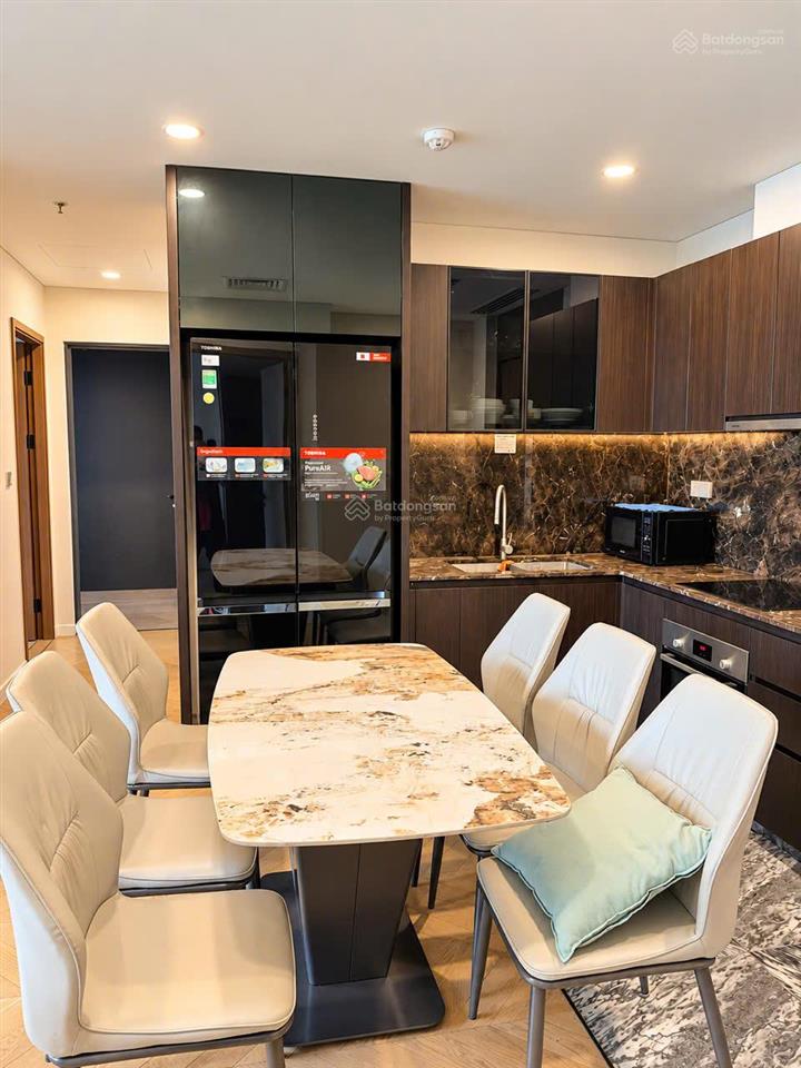 Cho thuê căn hộ 2pn2wc view thoáng tầng cao full nội thất tại lumiere riverside