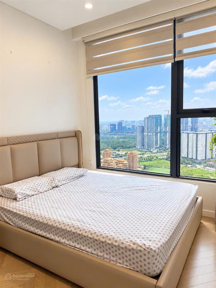 Cho thuê căn hộ 2pn2wc view thoáng tầng cao full nội thất tại lumiere riverside
