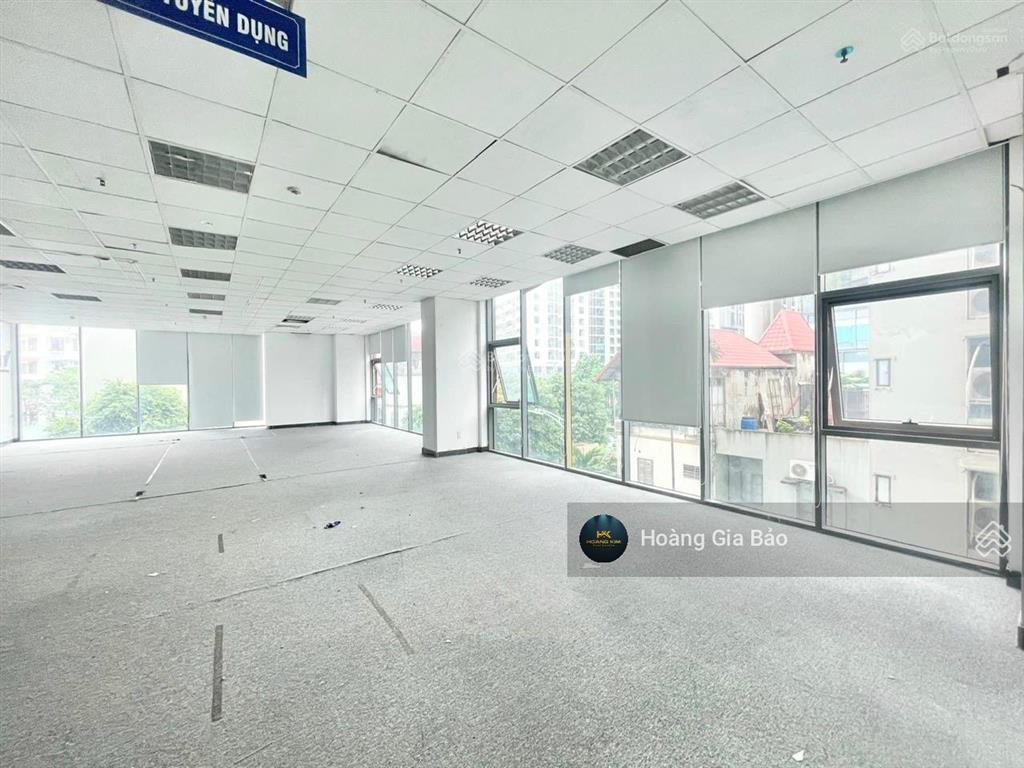 Cho thuê toà nhà lam sơn ,p.2, q. tân bình, dt 9x22m, hầm 1 trệt 5 lầu, view kính