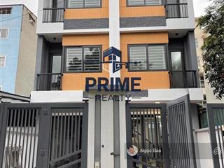 Nhà mới sửa chữa cầu thang 2/3 nhà  nguyễn trọng tuyển phú nhuận  8x25m, trệt 2 lầu