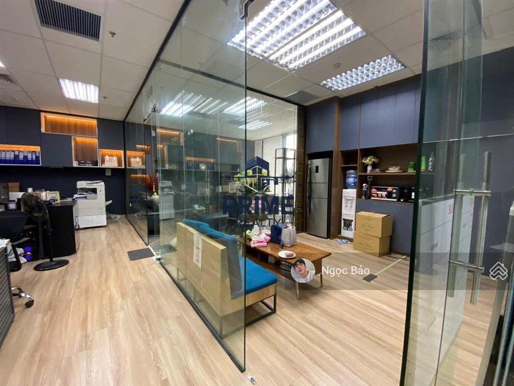 Cho thuê nhà mặt tiền thống nhất tân phú, dt 8x20m, trệt 4 lầu  thang máy