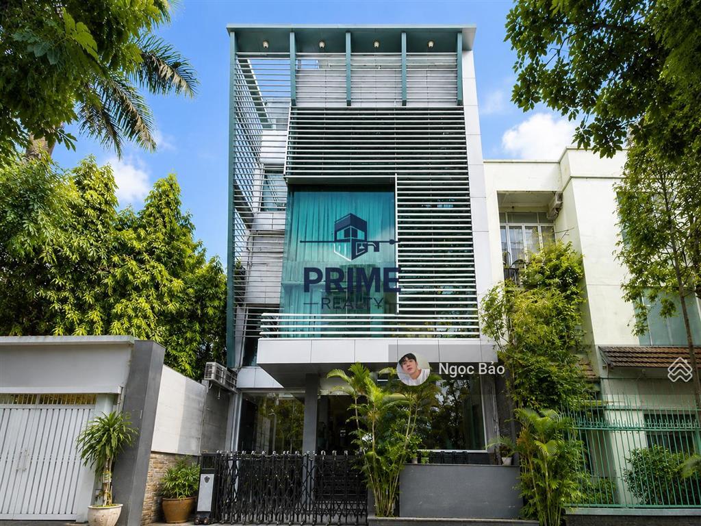 Cho thuê nhà mặt tiền thống nhất tân phú, dt 8x20m, trệt 4 lầu  thang máy