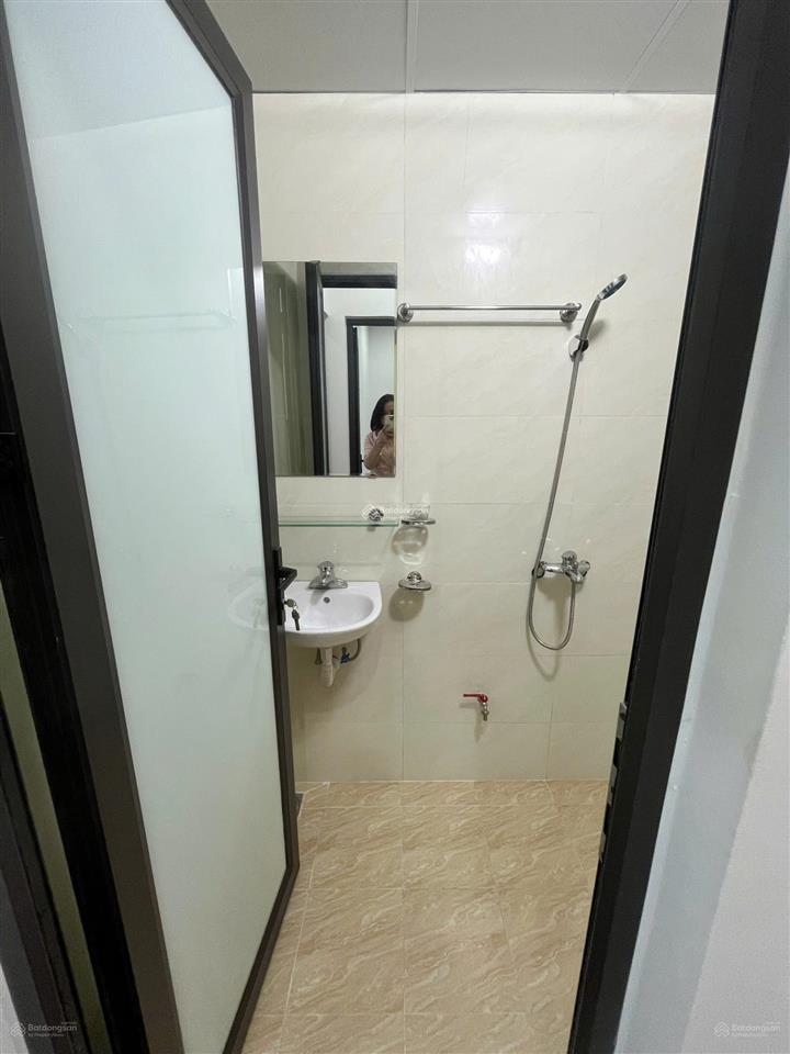 Cho thuê nhà riêng 2pn, 2wc, 46m² x 2 tầng, giá 6 tr/th tại nguyễn khoái, phường lĩnh nam, hà nội