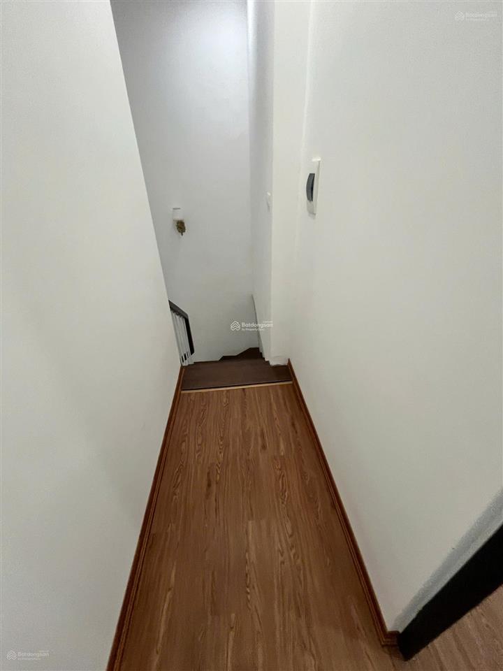 Cho thuê nhà riêng 2pn, 2wc, 46m² x 2 tầng, giá 6 tr/th tại nguyễn khoái, phường lĩnh nam, hà nội