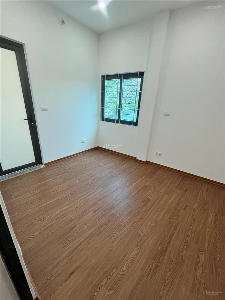 Cho thuê nhà riêng 2pn, 2wc, 46m² x 2 tầng, giá 6 tr/th tại nguyễn khoái, phường lĩnh nam, hà nội