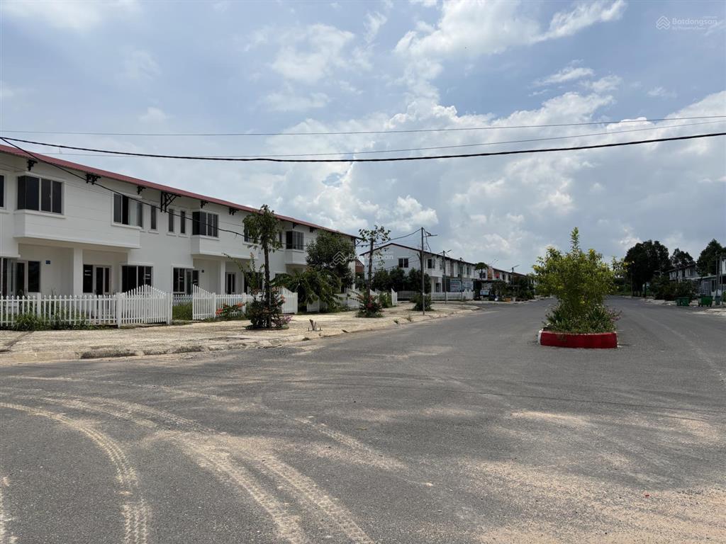 Nhà phố liền kế dta hiện trạng thô, trục đường 30m hoàn thiện để ở, cho thuê 5 triệu  8 triệu/th