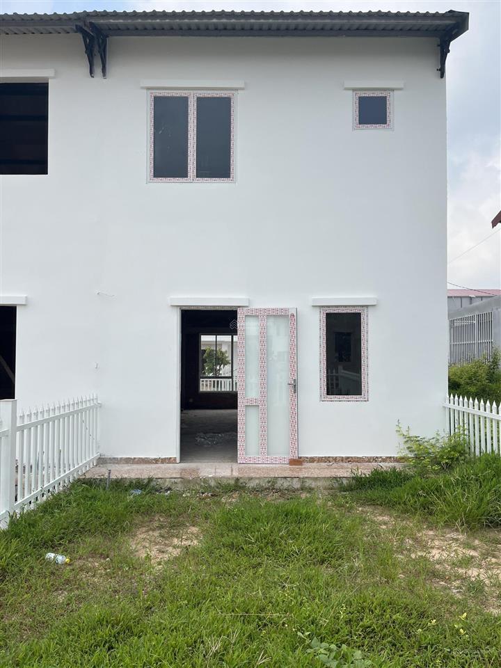 Nhà phố liền kế dta hiện trạng thô, trục đường 30m hoàn thiện để ở, cho thuê 5 triệu  8 triệu/th