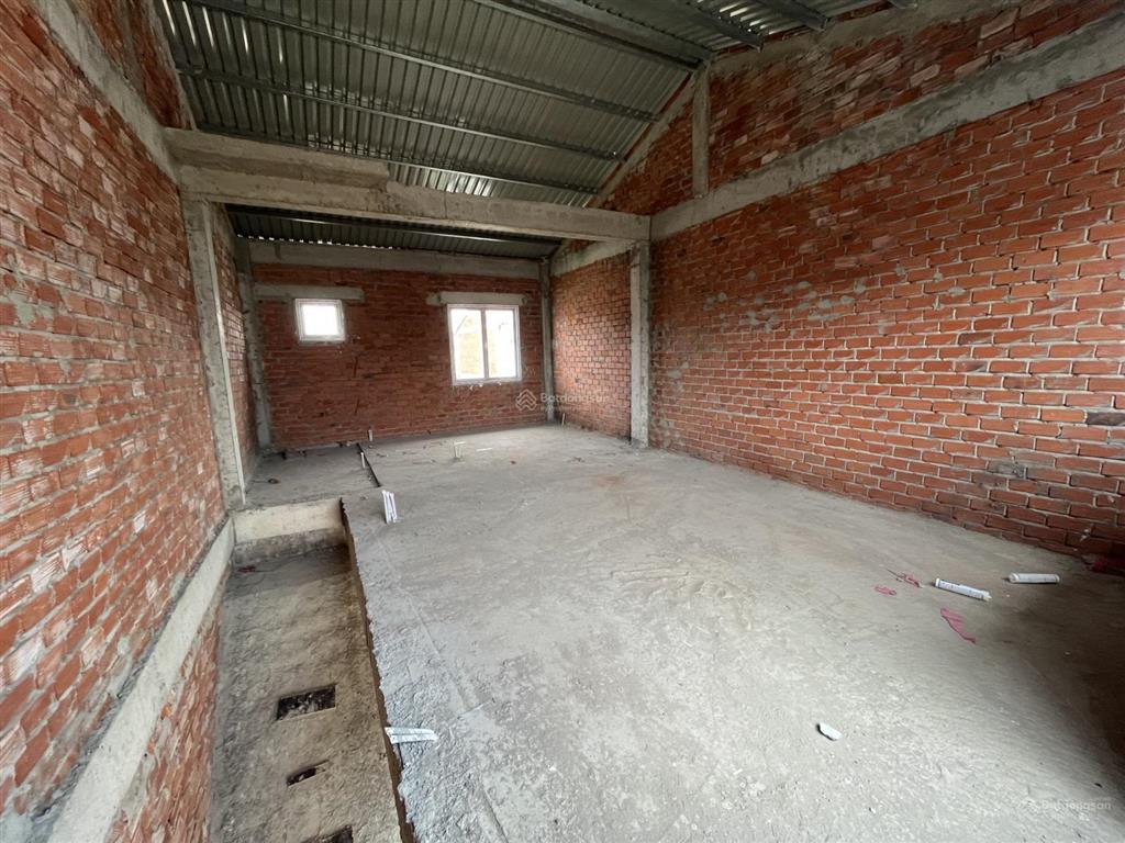 Nhà phố liền kế dta hiện trạng thô, trục đường 30m hoàn thiện để ở, cho thuê 5 triệu  8 triệu/th