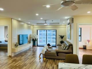 Goldmark city htm. dt 95m2, 3 ngủ căn góc, tầng trung full nội thất giá thuê 16,5tr/tháng có slot