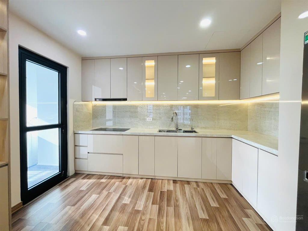 Goldmark city htm. dt 95m2, 3 ngủ căn góc, tầng trung full nội thất giá thuê 16,5tr/tháng có slot