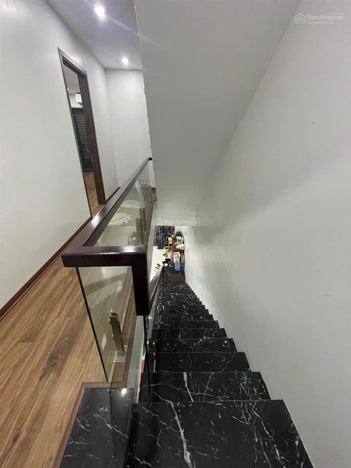 Nhà em cần cho thuê căn liền kề edenrose, nguyễn xiển, full đồ. giá 23 triệu/tháng.  0389 587 ***