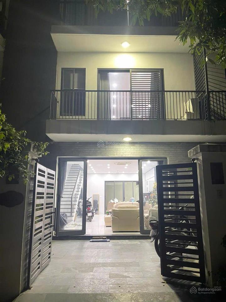 Nhà em cần cho thuê căn liền kề edenrose, nguyễn xiển, full đồ. giá 23 triệu/tháng.  0389 587 ***