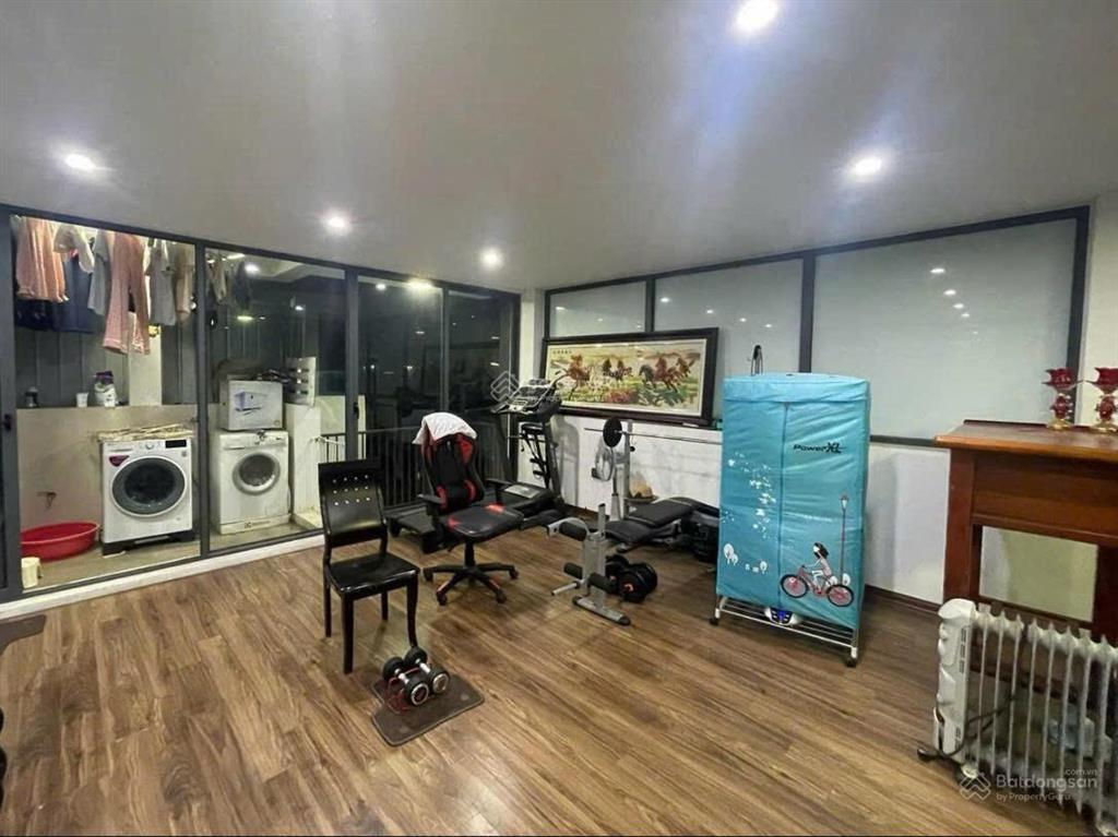 Nhà em cần cho thuê căn liền kề edenrose, nguyễn xiển, full đồ. giá 23 triệu/tháng.  0389 587 ***